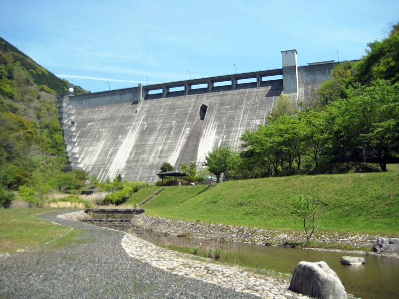 津川ダム公園